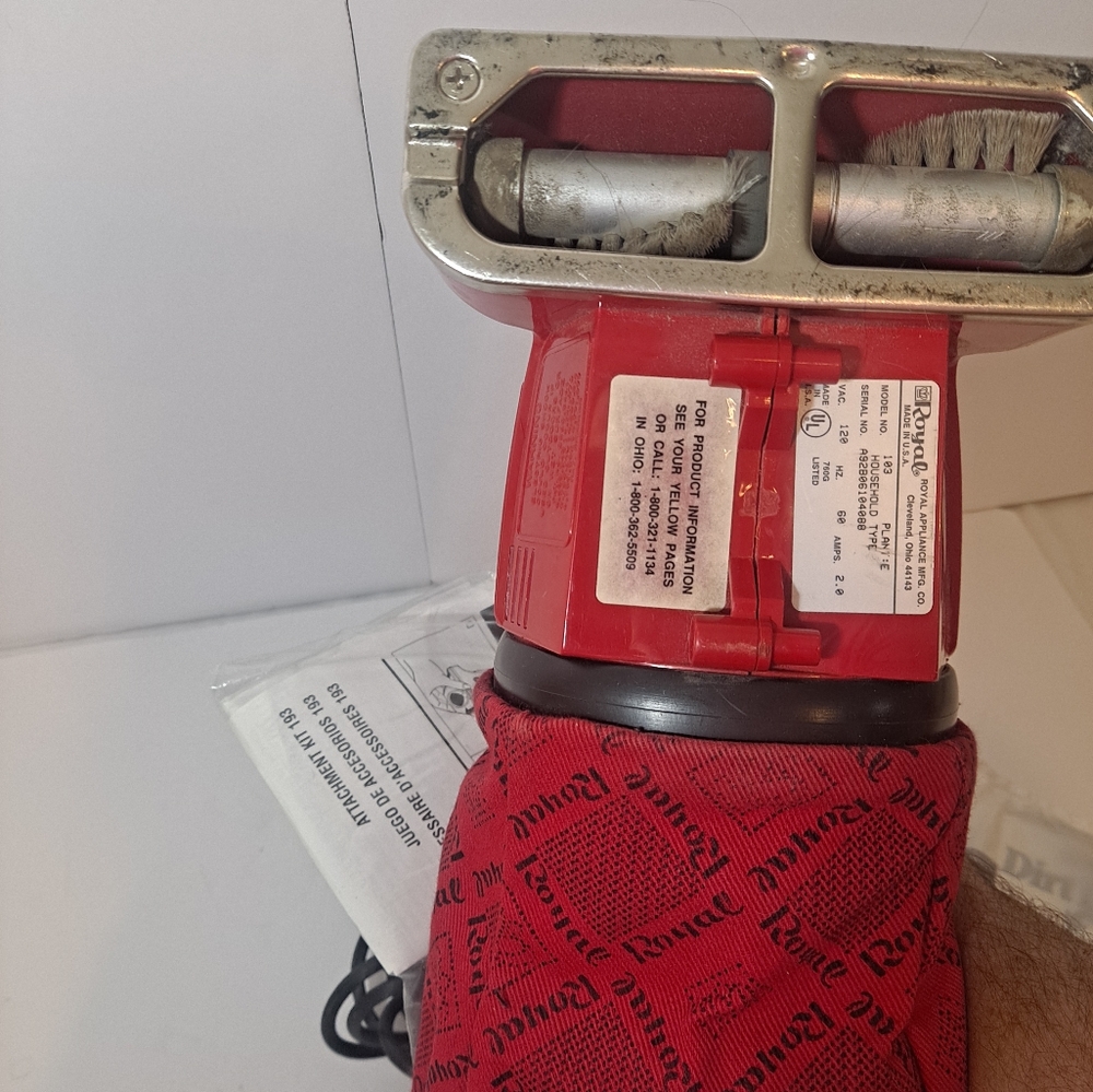 Royal Dirt Devil Model 103 Hand Held Vacuum Cleaner  Red Corded - Tested Working - Picture 6 of 7